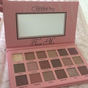 Tease me eye shadow palett